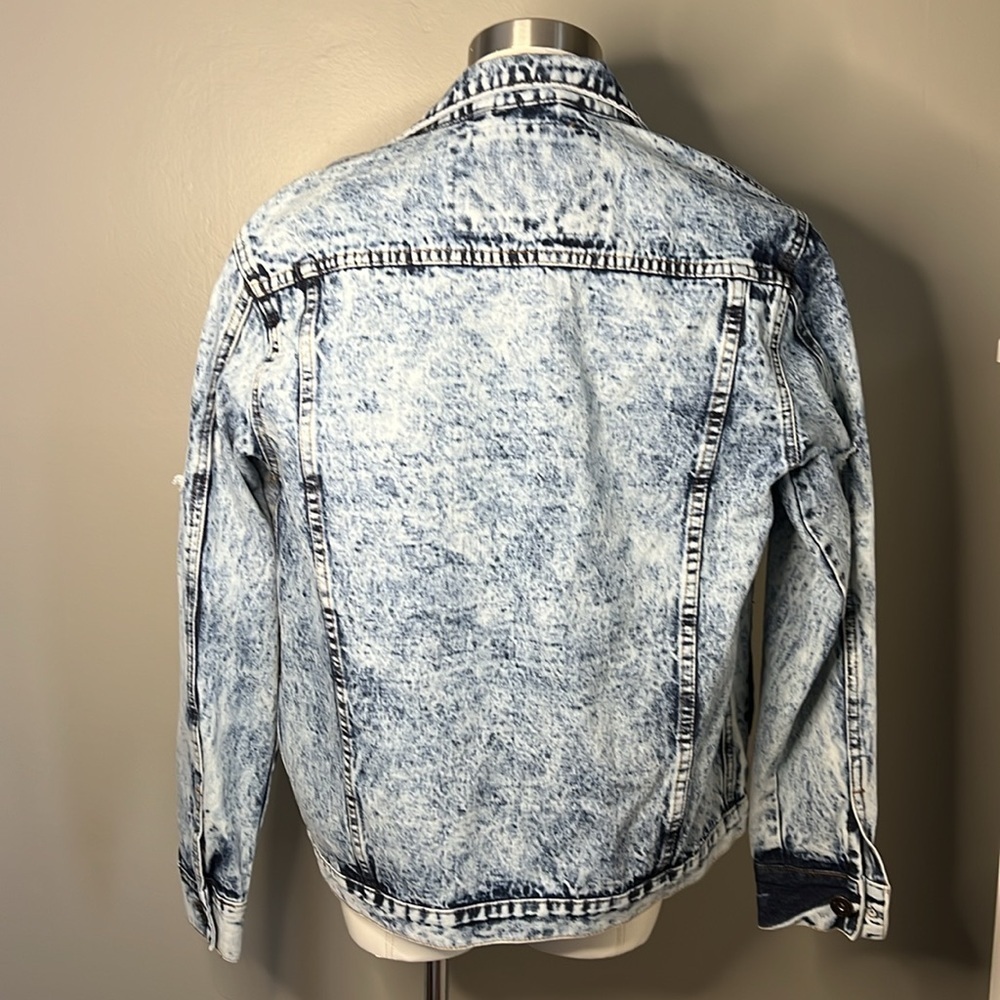 NWT DENIM JACKET - Picture 3 of 14
